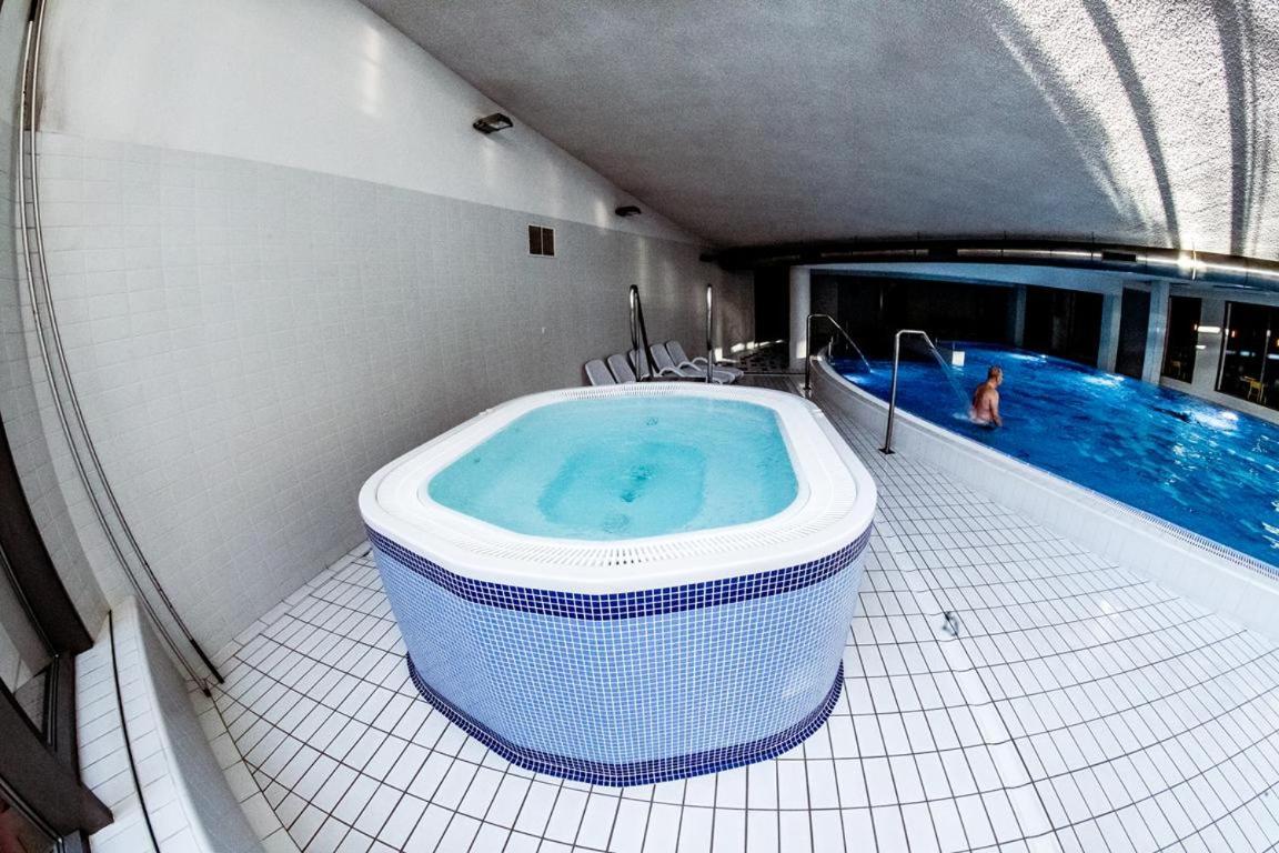 Premium Apartment For Old Town & Jewish Quarter Plus Pool Kraków Eksteriør billede